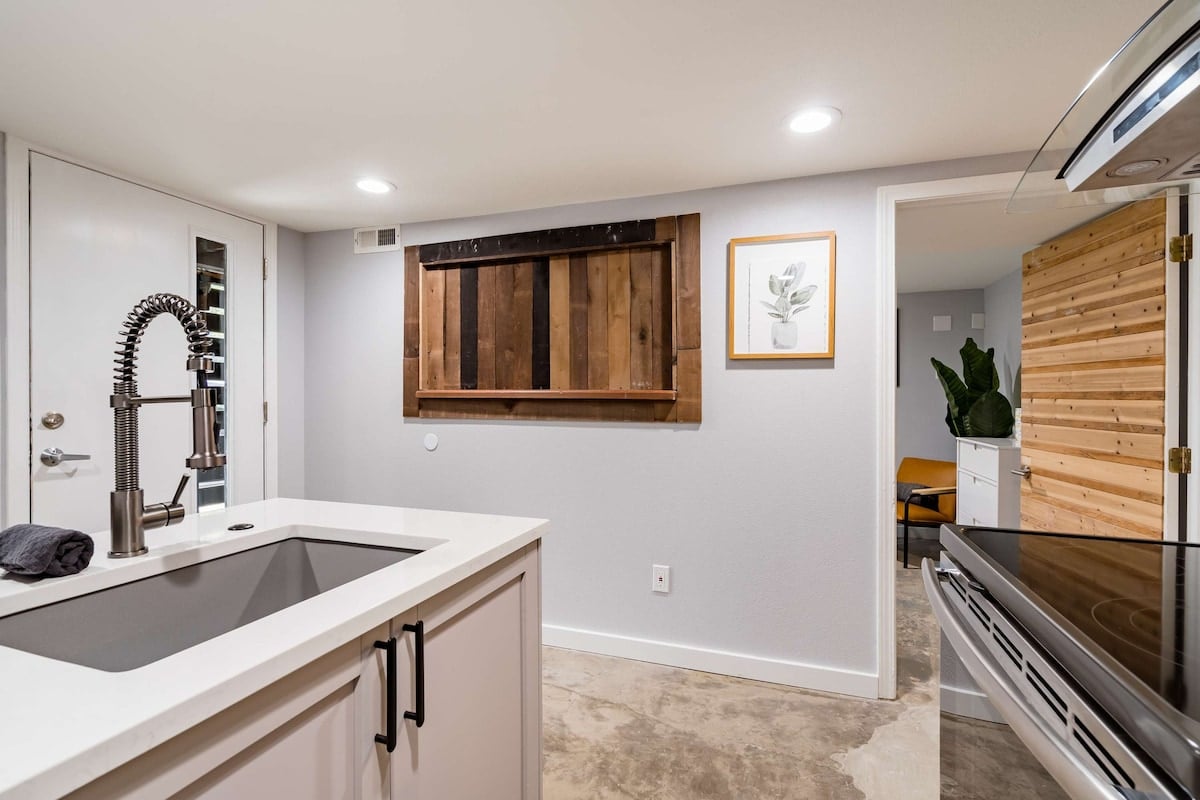 Pearl District Stay - AC & WiFi - 2BR - Sleeps 4 image 14