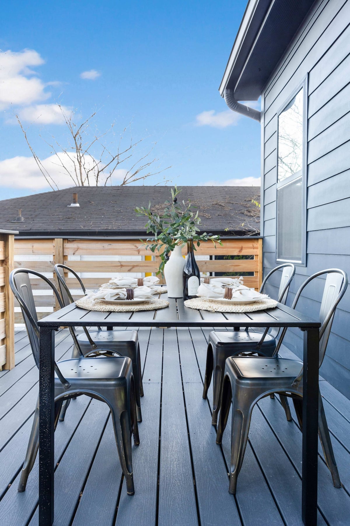 Balcony with Outdoor Dining Area