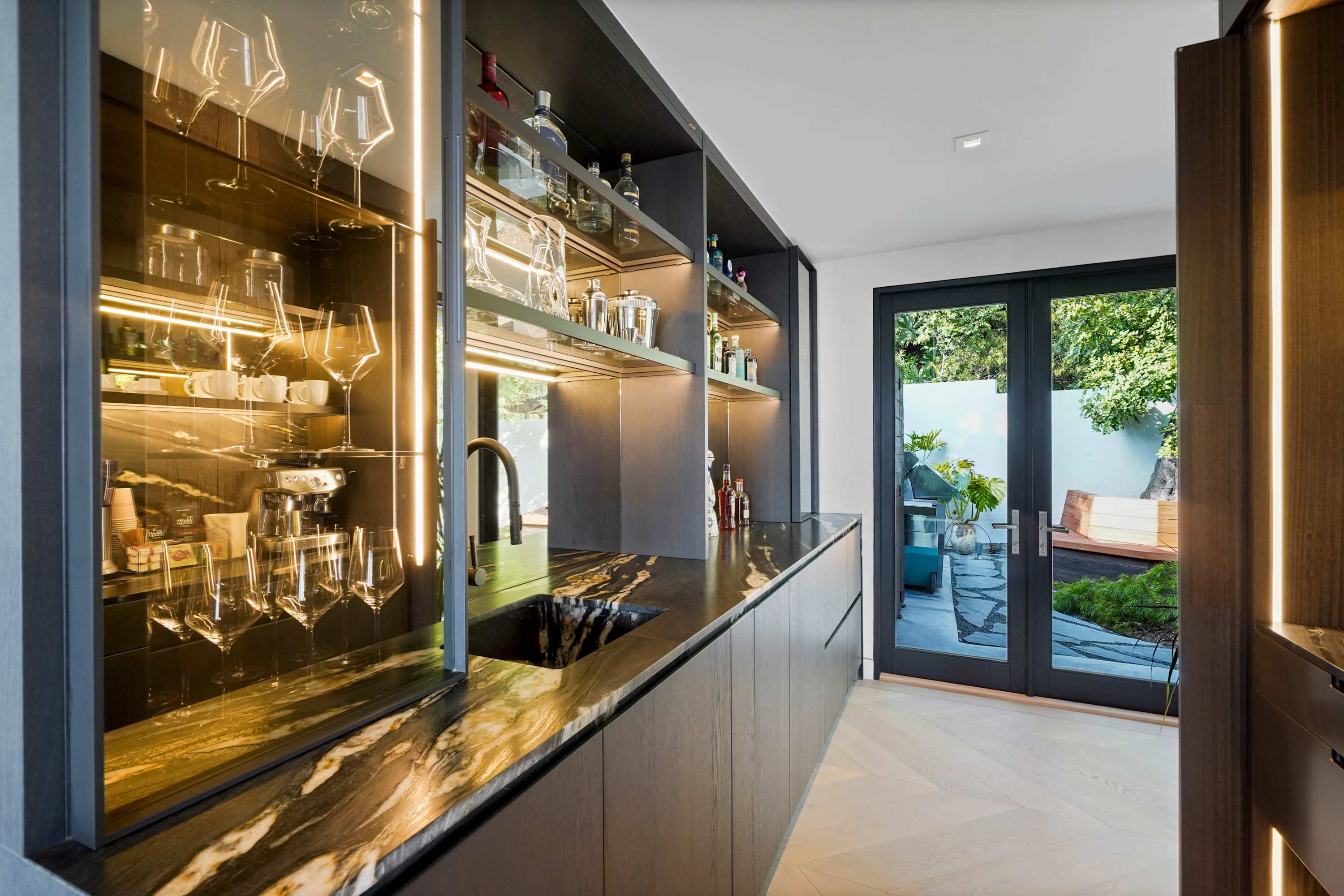 Residence image 4