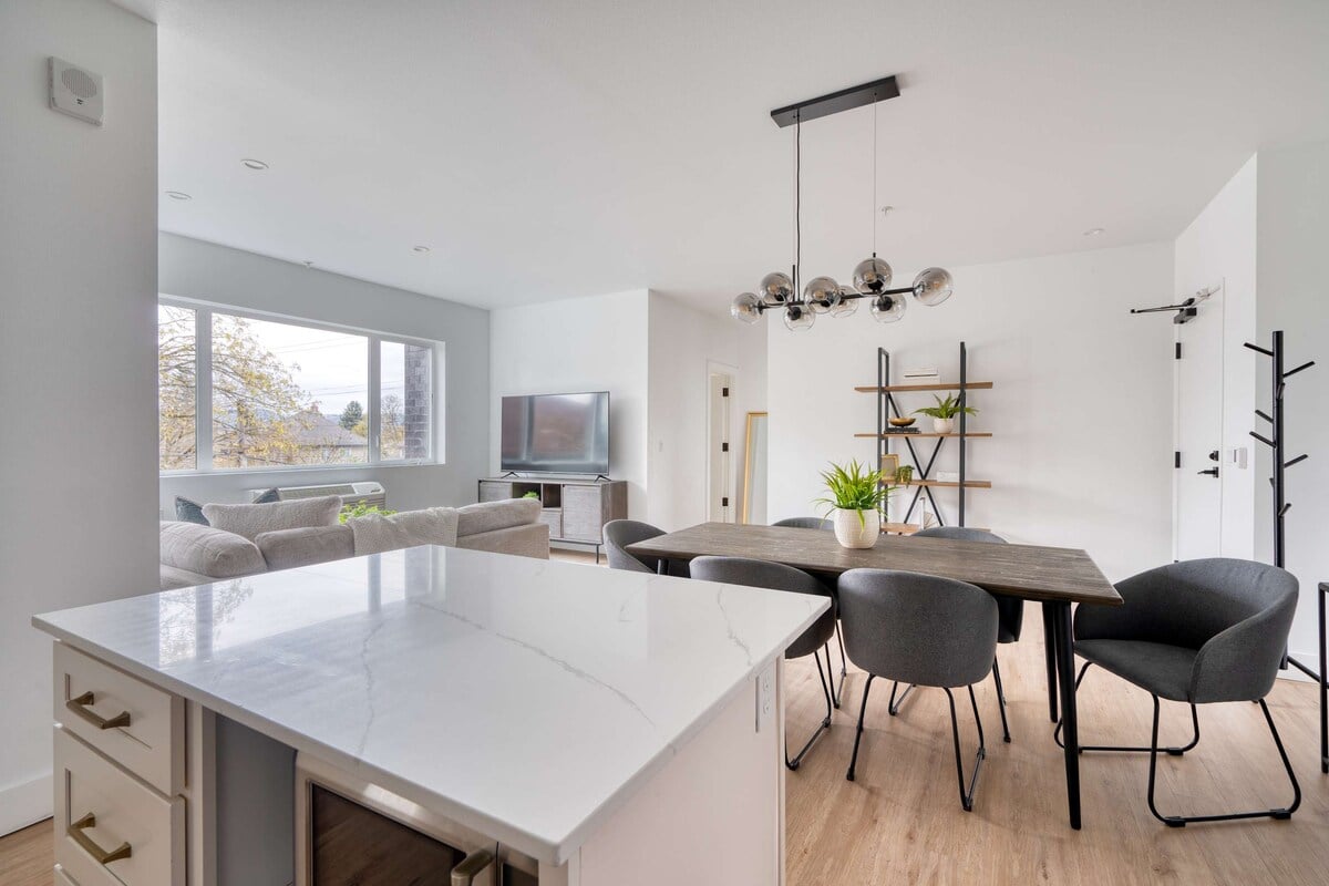 Sleeps 12 - Exclusive Floor - Great for Groups image 6