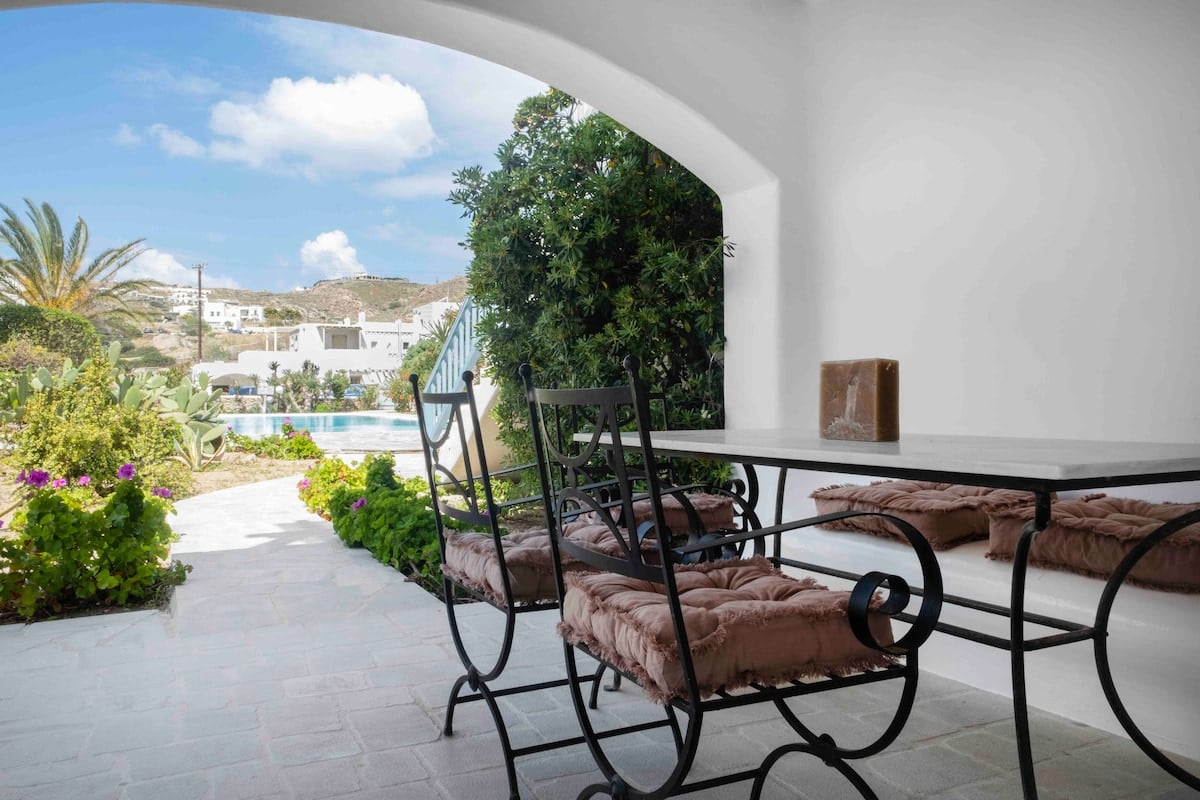 Mykonian Style Pool House 4 w Night Security Guard image 7