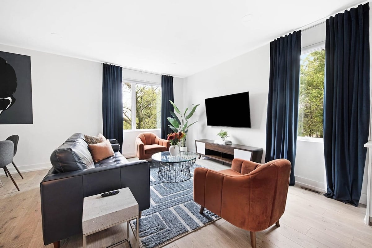 Spacious Living Room with Elegant Décor and Natural Light