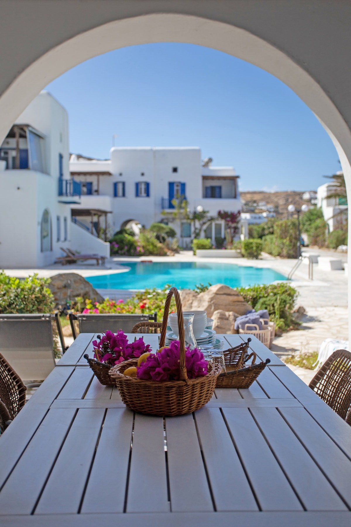 Embrace authentic Mykonian style in this captivating villa. in Ornos, GR