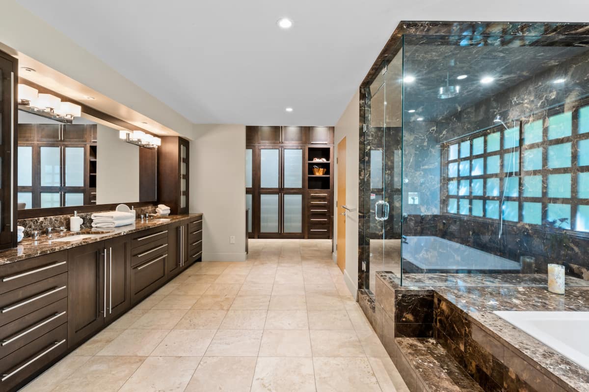 Indulge in luxury! Our spacious bathrooms are designed with elegant finishes and modern amenities for the ultimate comfort and relaxation.