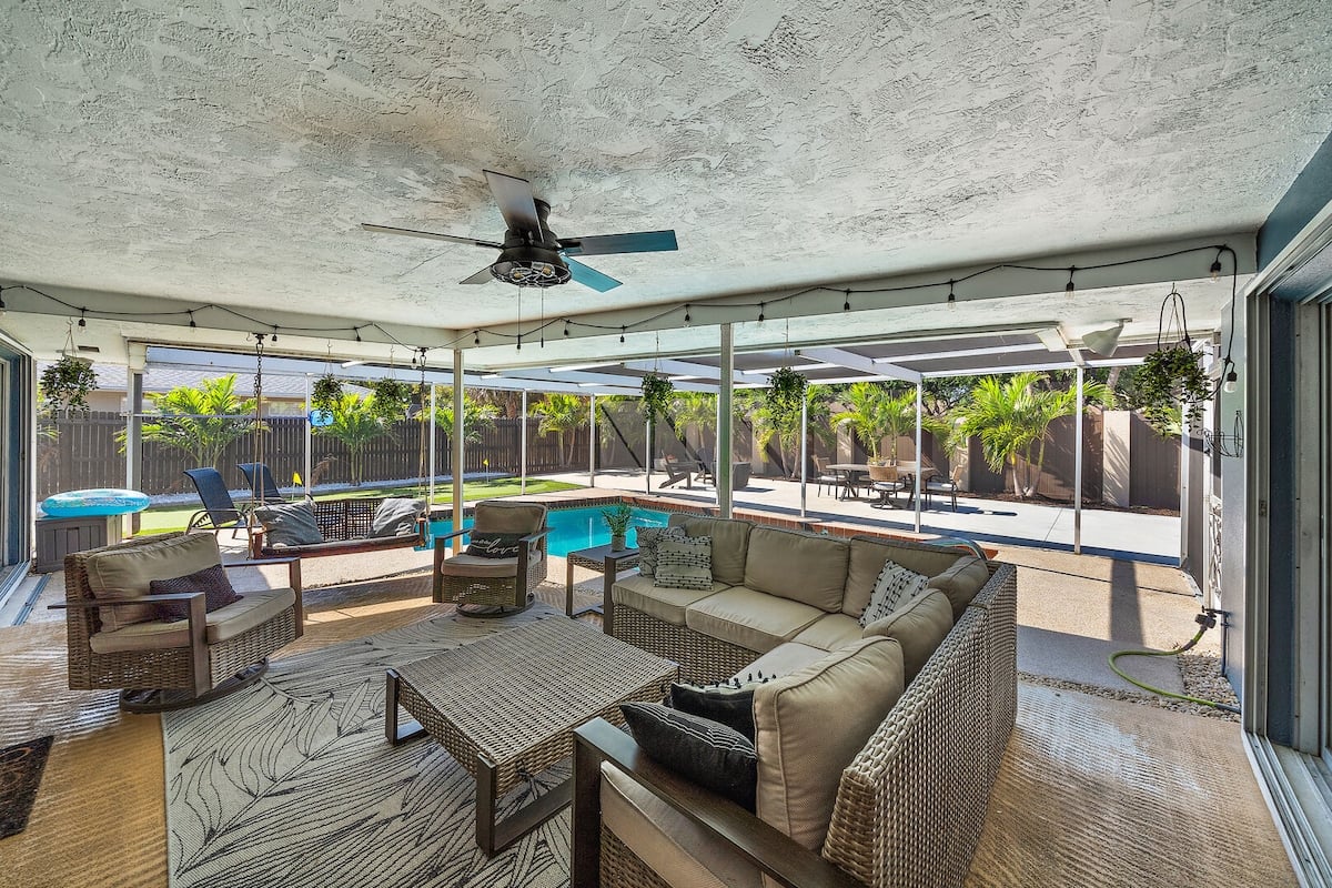 Luxurious relaxation awaits in Sarasota in Sarasota, FL
