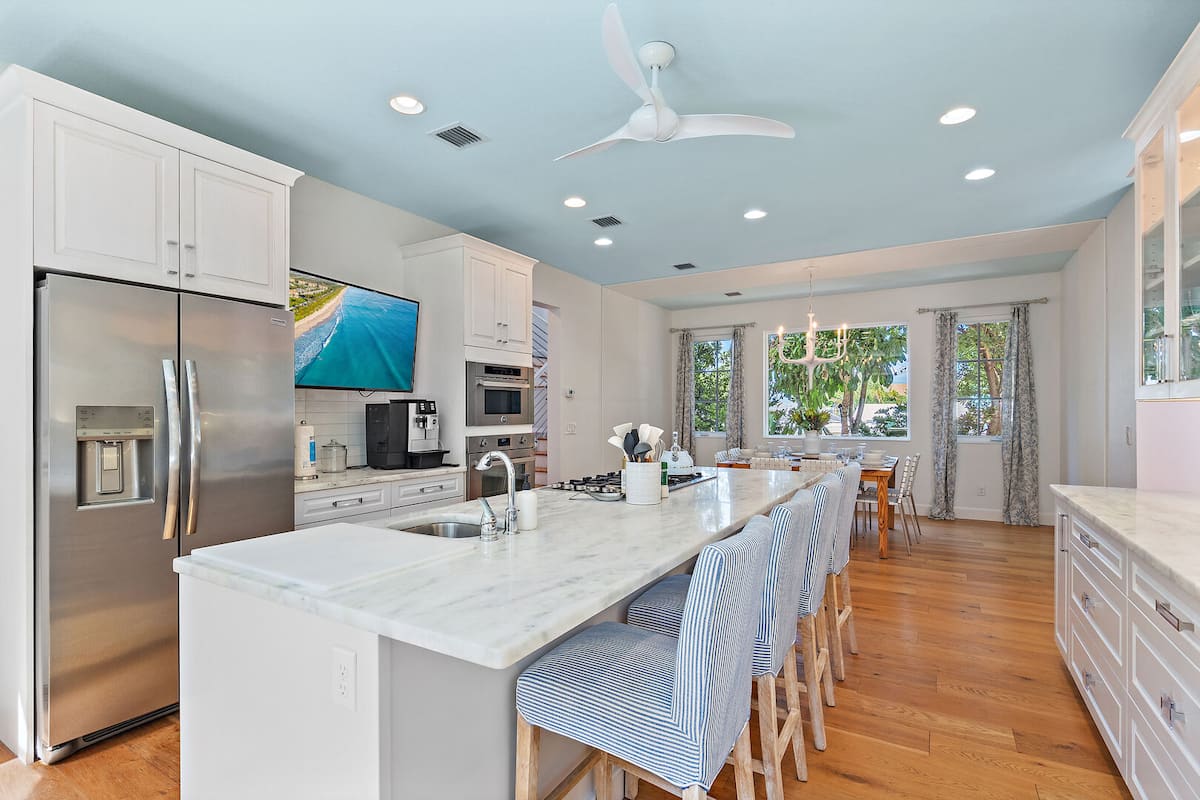 Watch your favorite cooking show while whipping up a mid morning brunch!