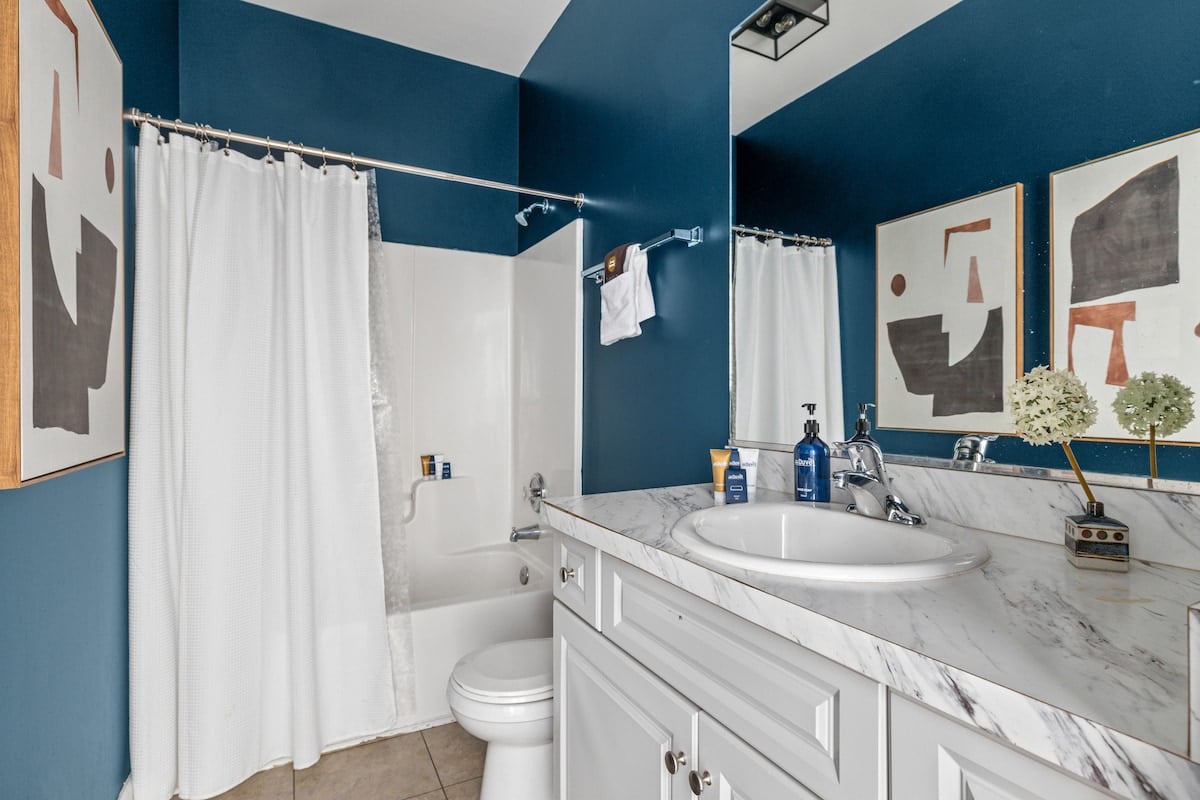 Dream Catcher Suite A | Cozy 3 Bedroom image 29