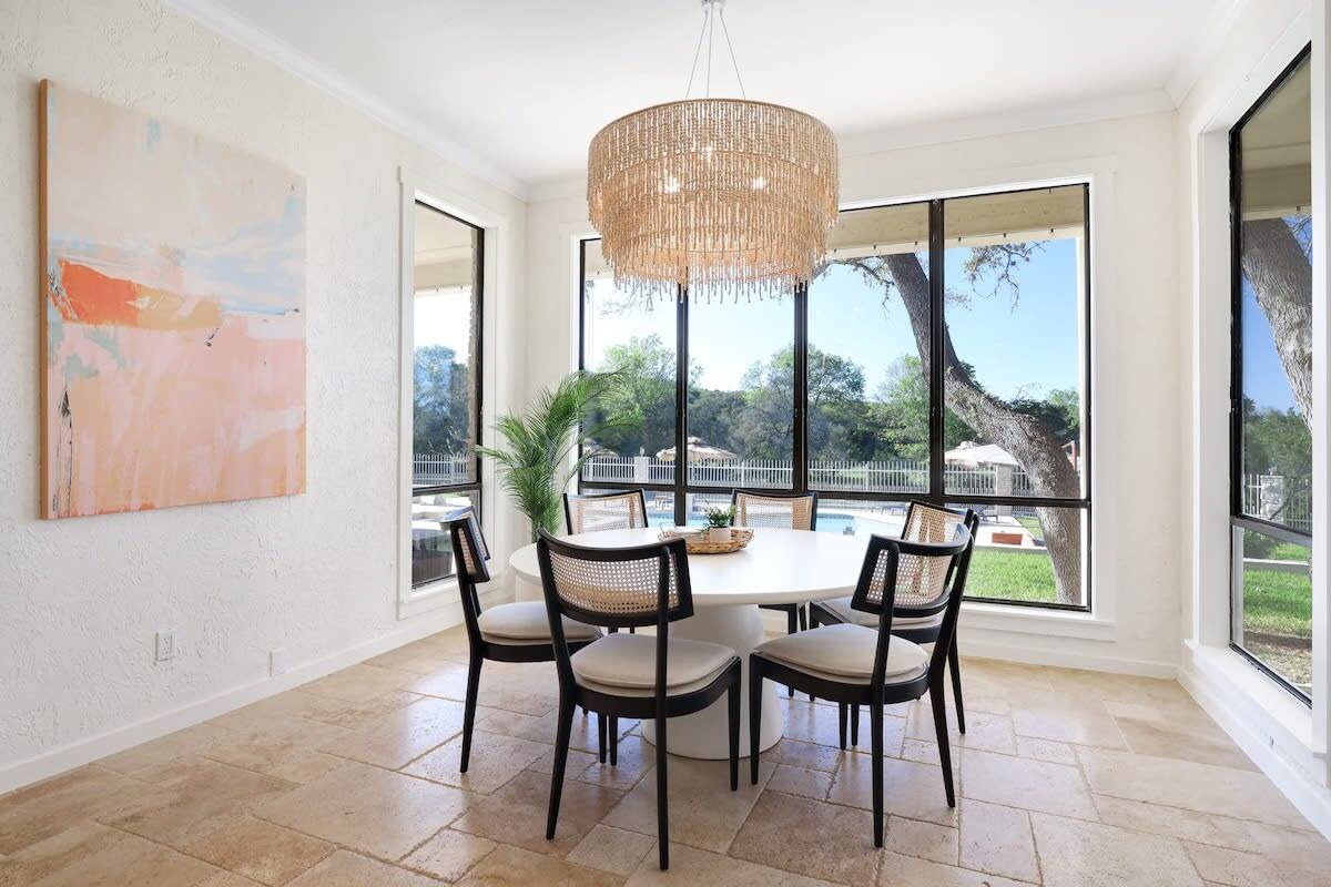 6 person breakfast nook off the kitchen