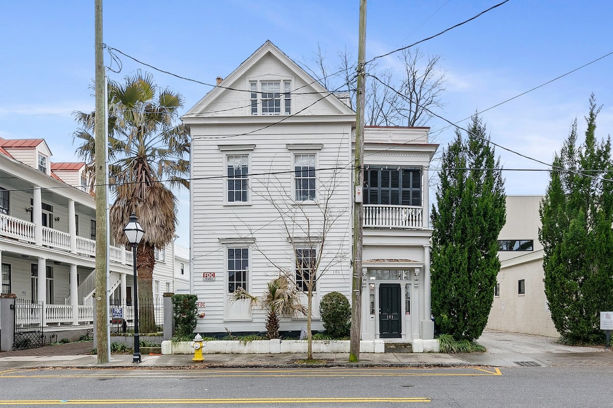 Where the honeymoon begins before you unpack in Charleston, SC