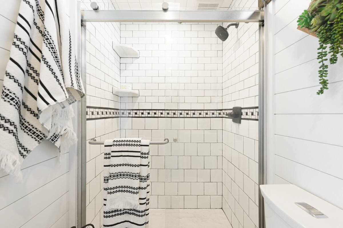 Full-size Shower
