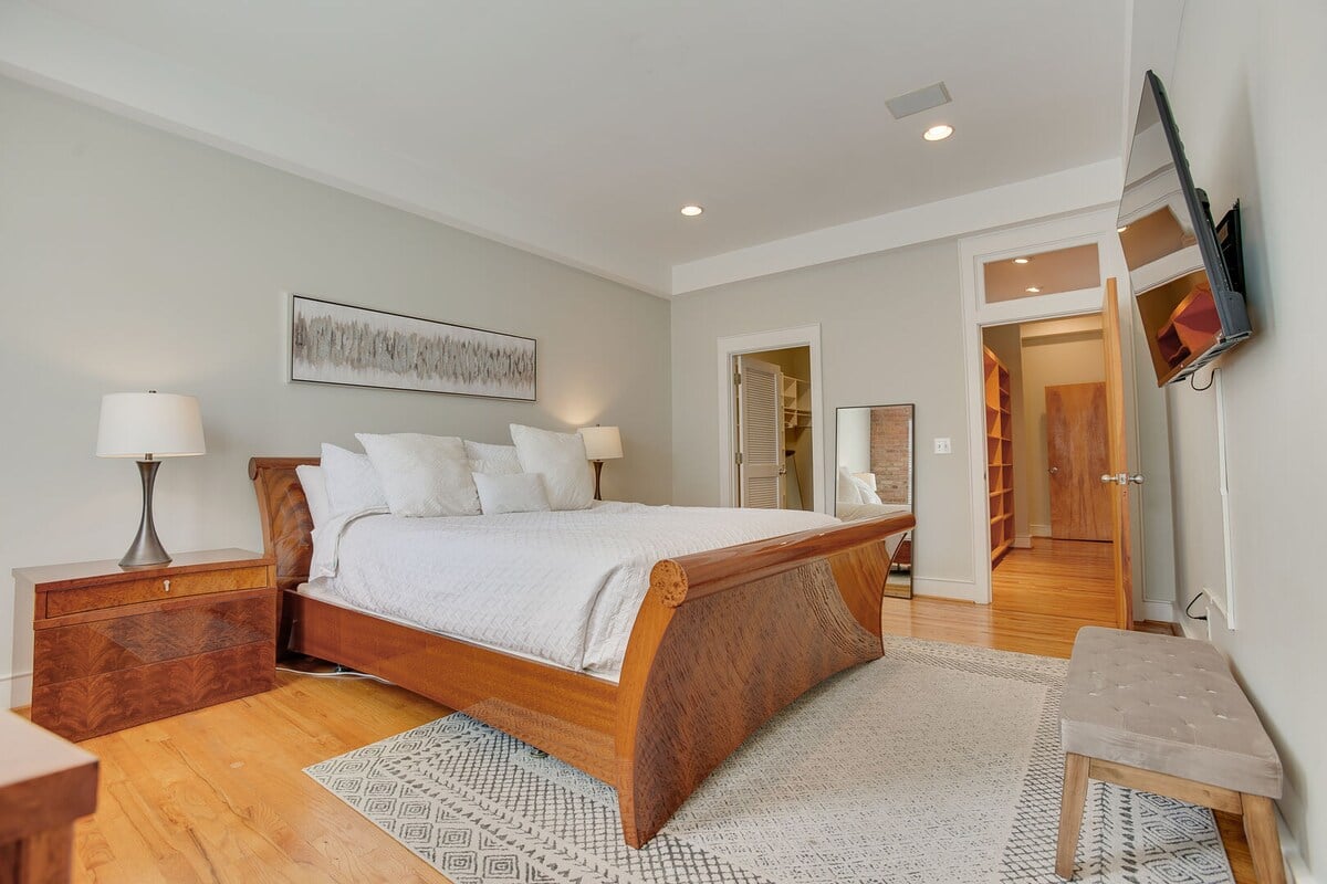 Bedroom 1- King Bed