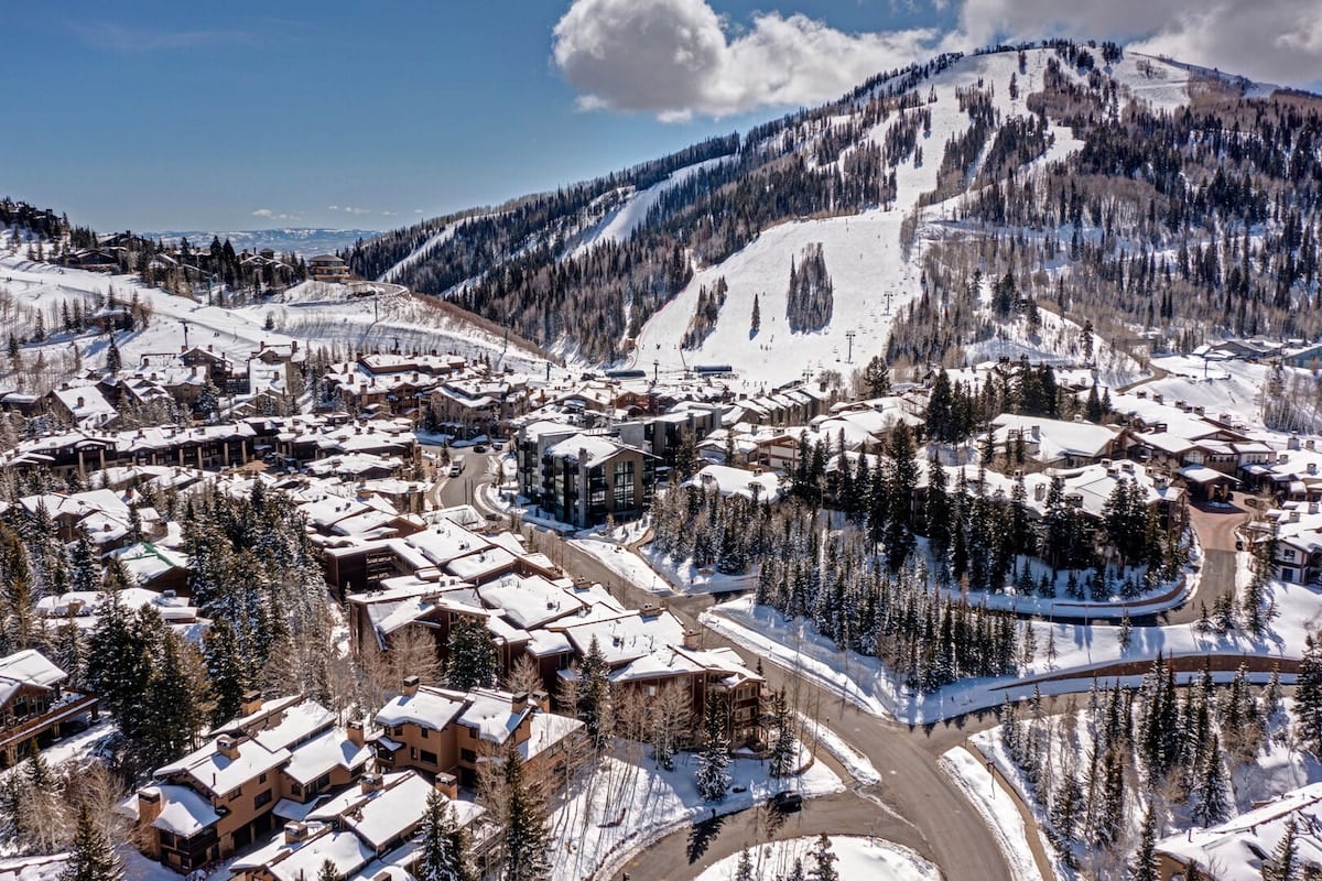 Abode at Black Bear #253 | Deer Valley Ski Access image 7