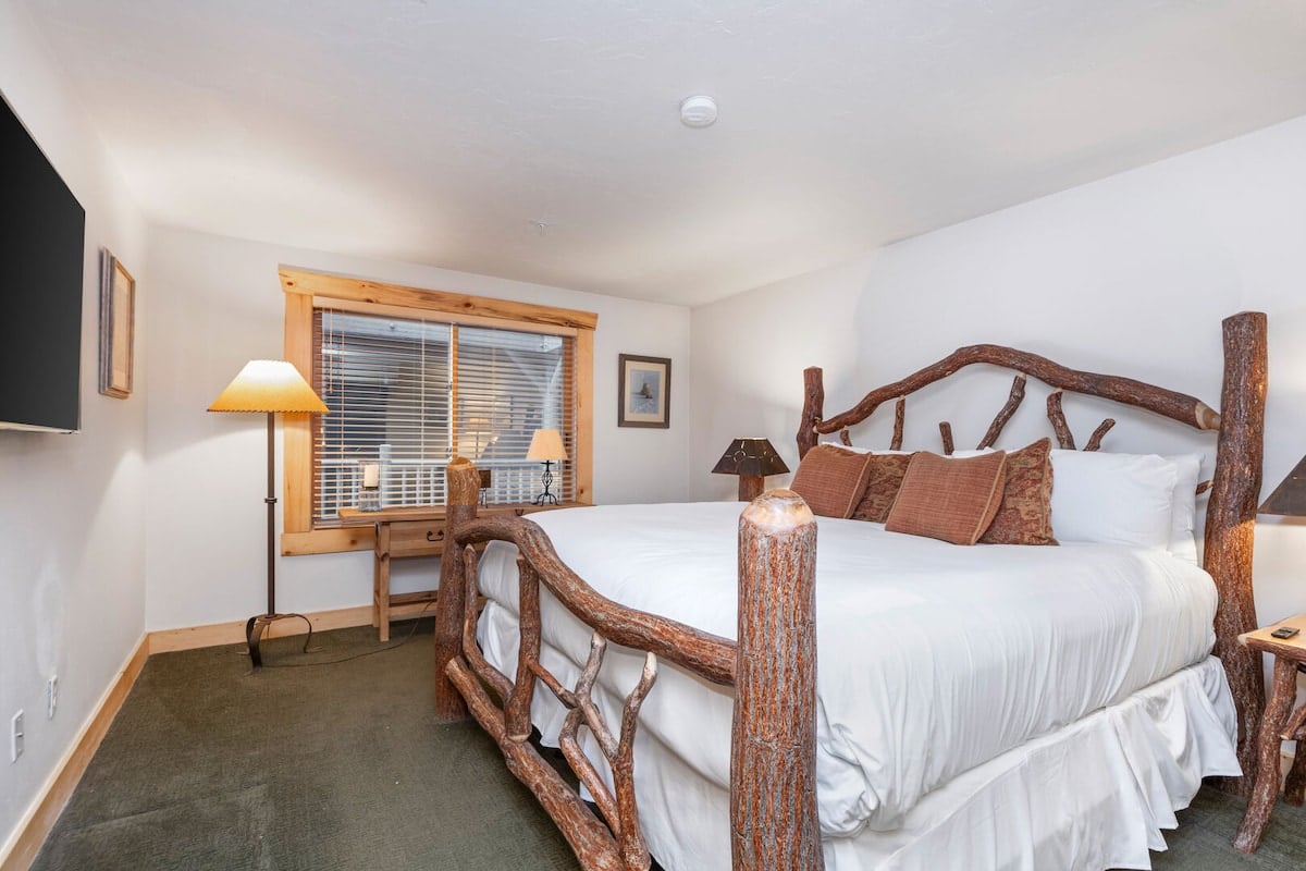 Abode at Black Bear Lodge #204 | Ski Access image 28