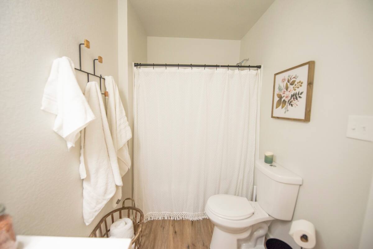 Shower/Tub