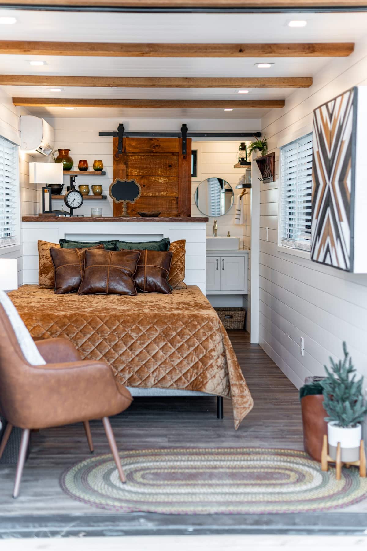 Sitting area with Hideaway TV