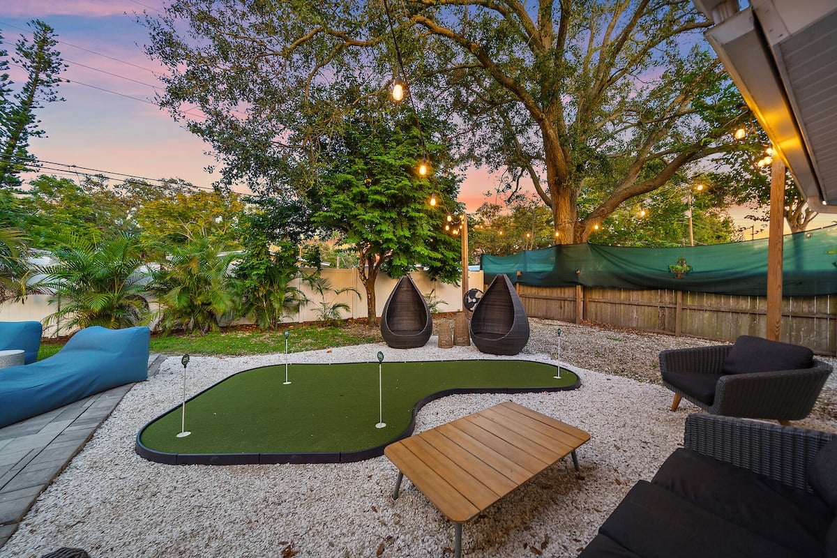 Barefoot mornings and long afternoons at a sun-soaked private escape in Sarasota, FL