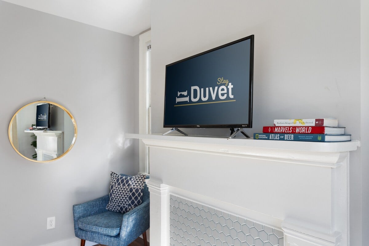 Unwind in a Spacious Downtown Oasis in Charleston, SC