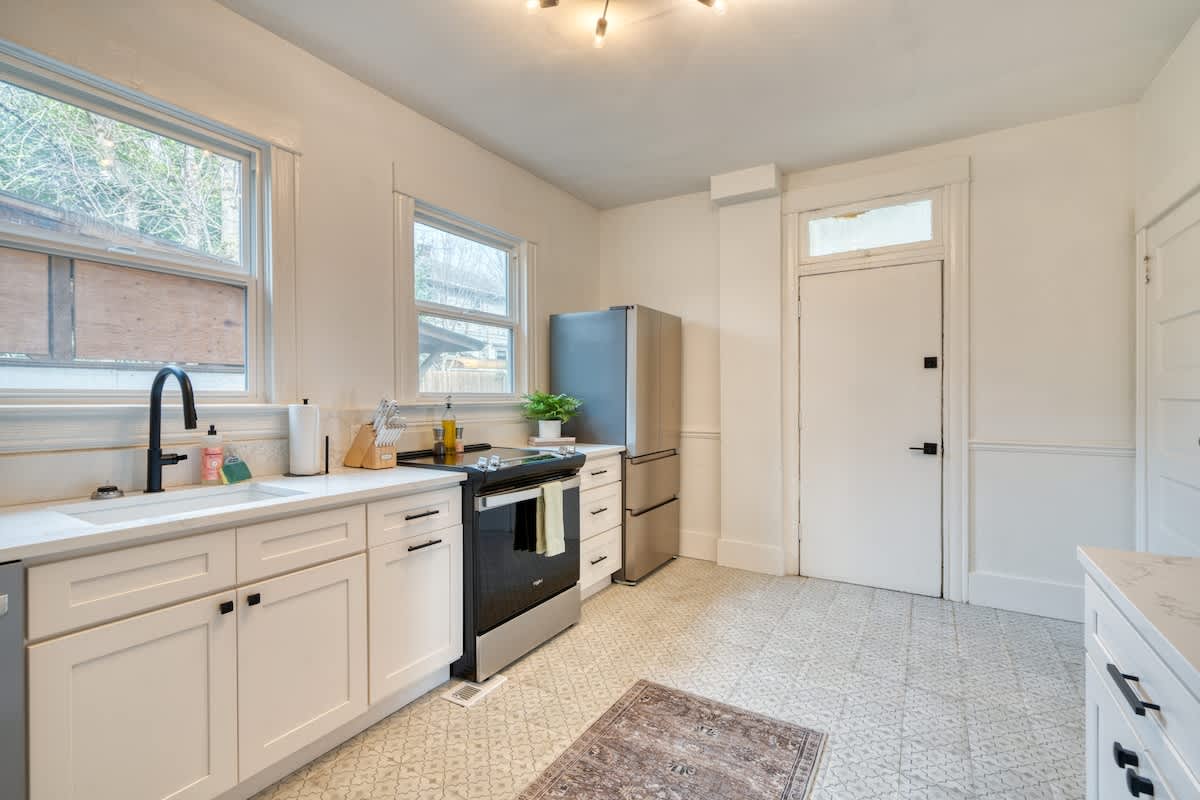 Residence image 3
