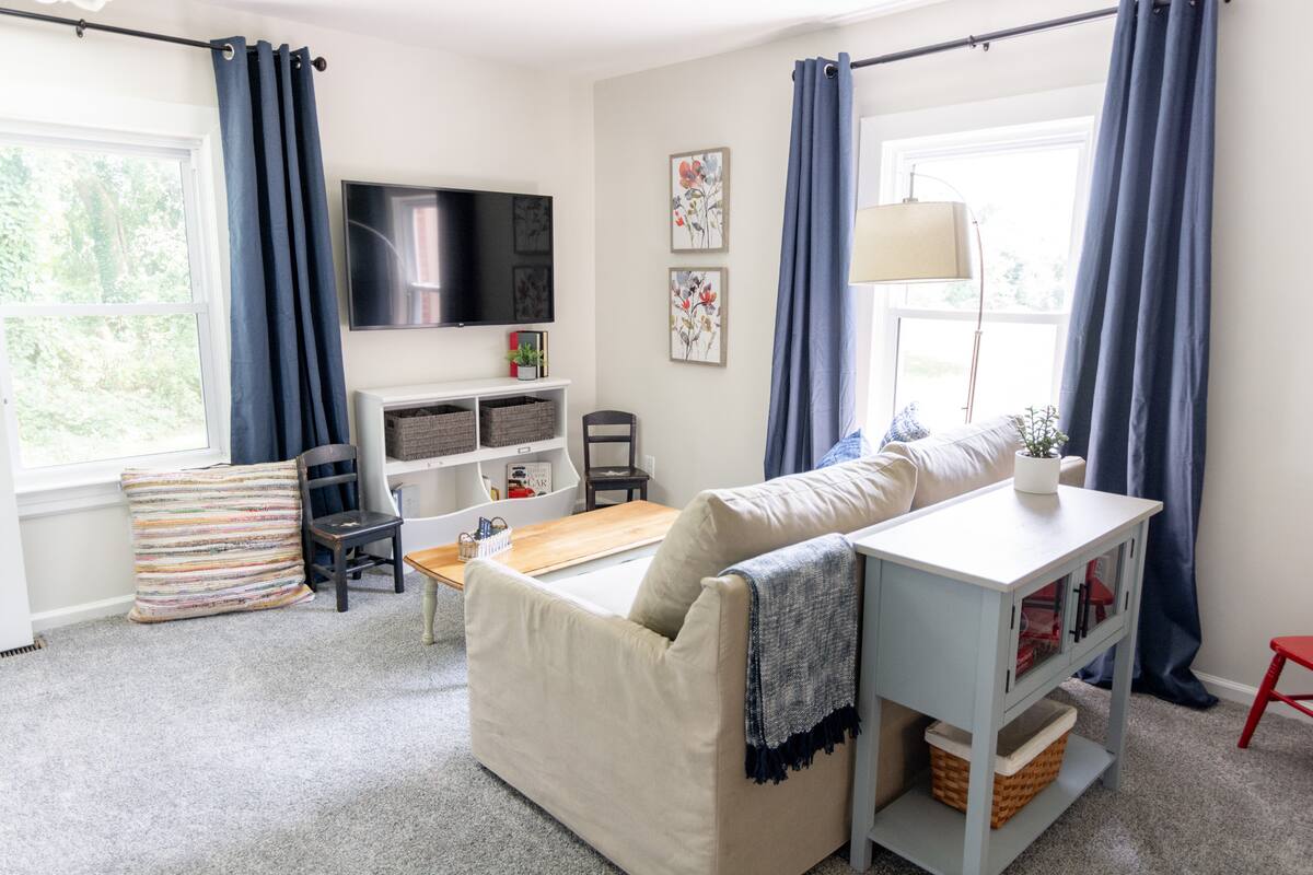 2nd living area downstairs, perfect for kids or teens.