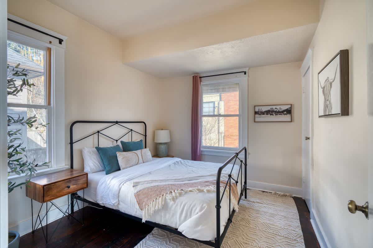Residence image 3