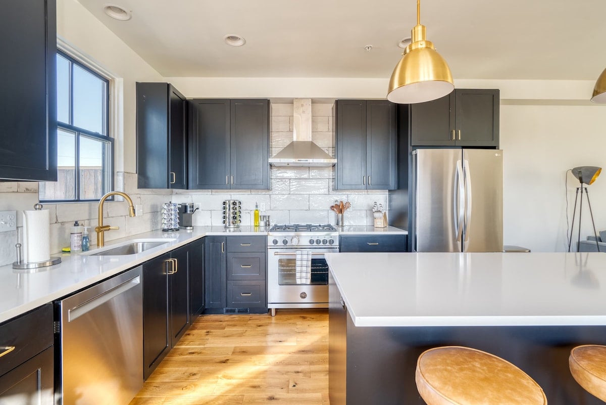 3BR Luxury • Parking • Chef’s Kitchen • Sleeps 8 image 7