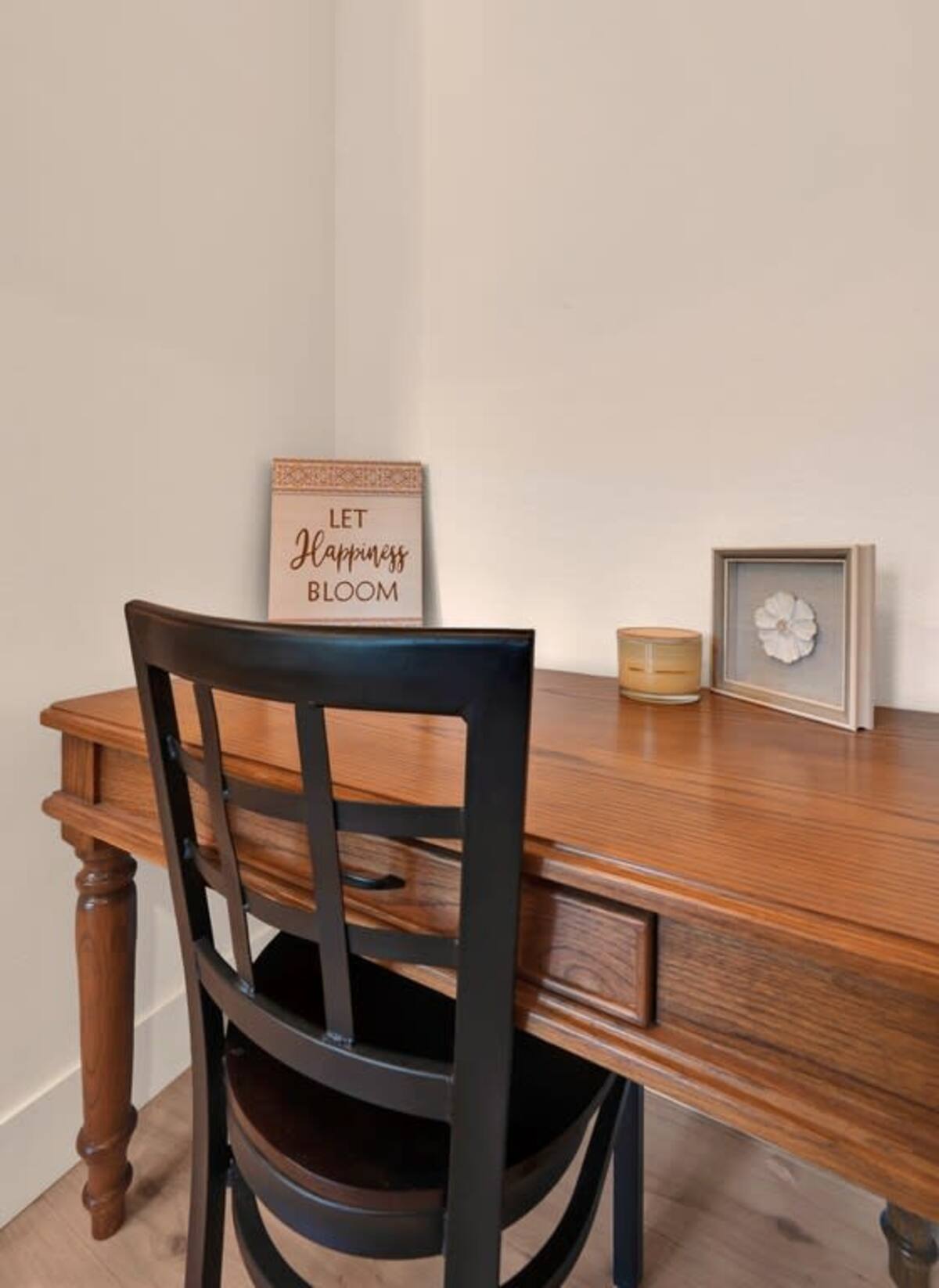 Desk in BR #1