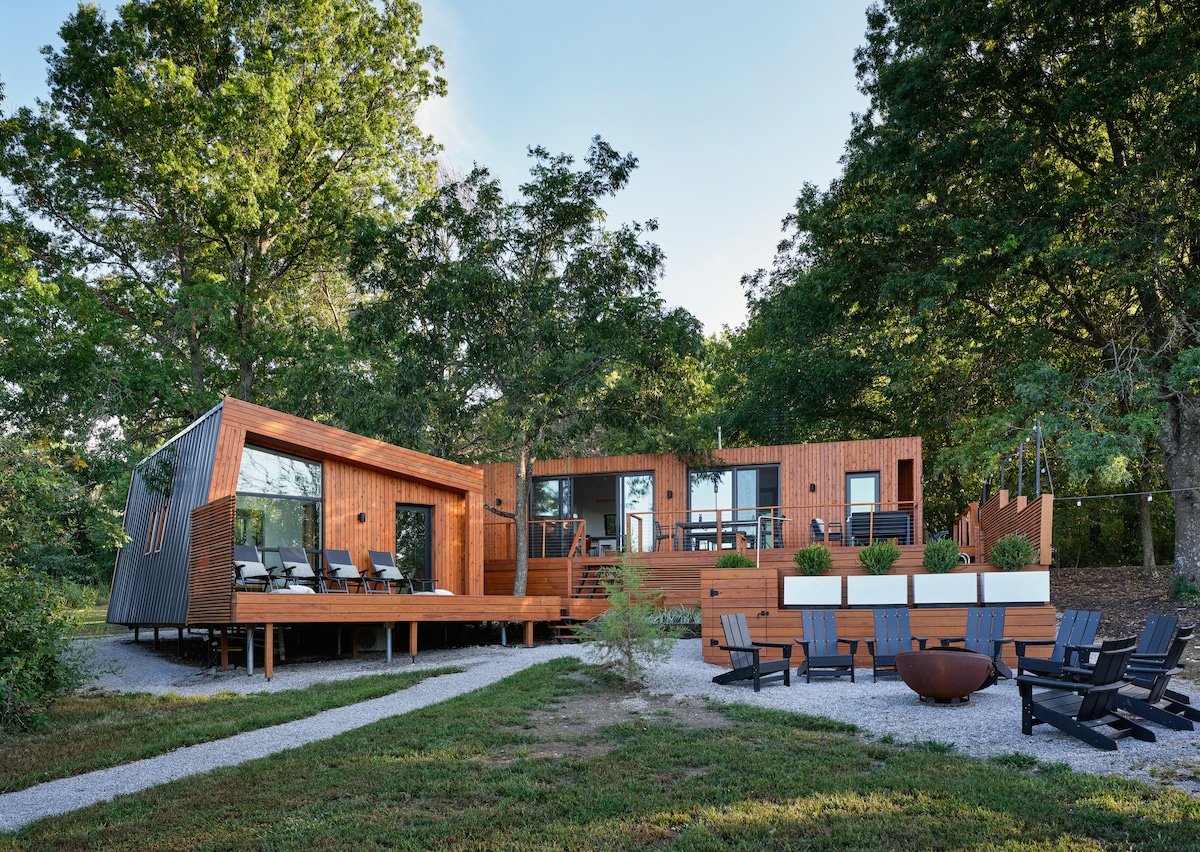 Luxe lake cabin 1hr to Kansas City w pool+hot tub image 15