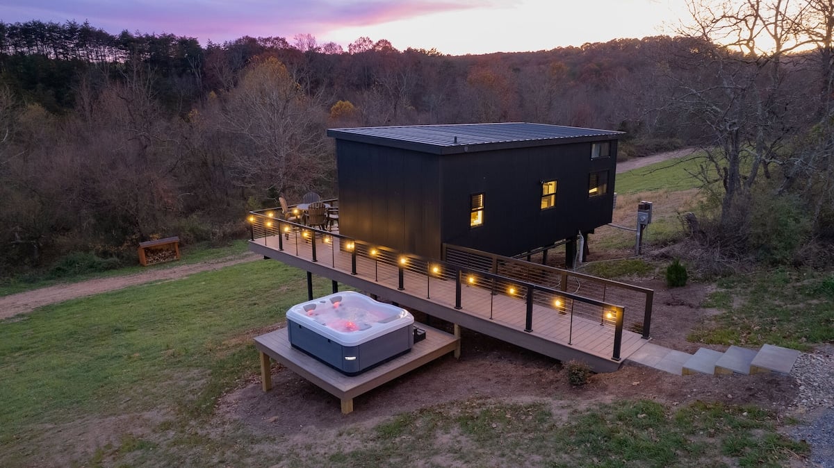 The Perch | Amazing Views + Fire Pit + Grill image 32