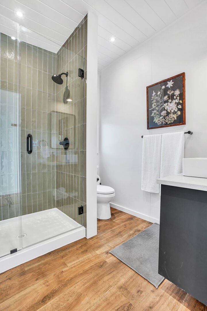 Bathroom 1 - Full bath w/ walk-in shower