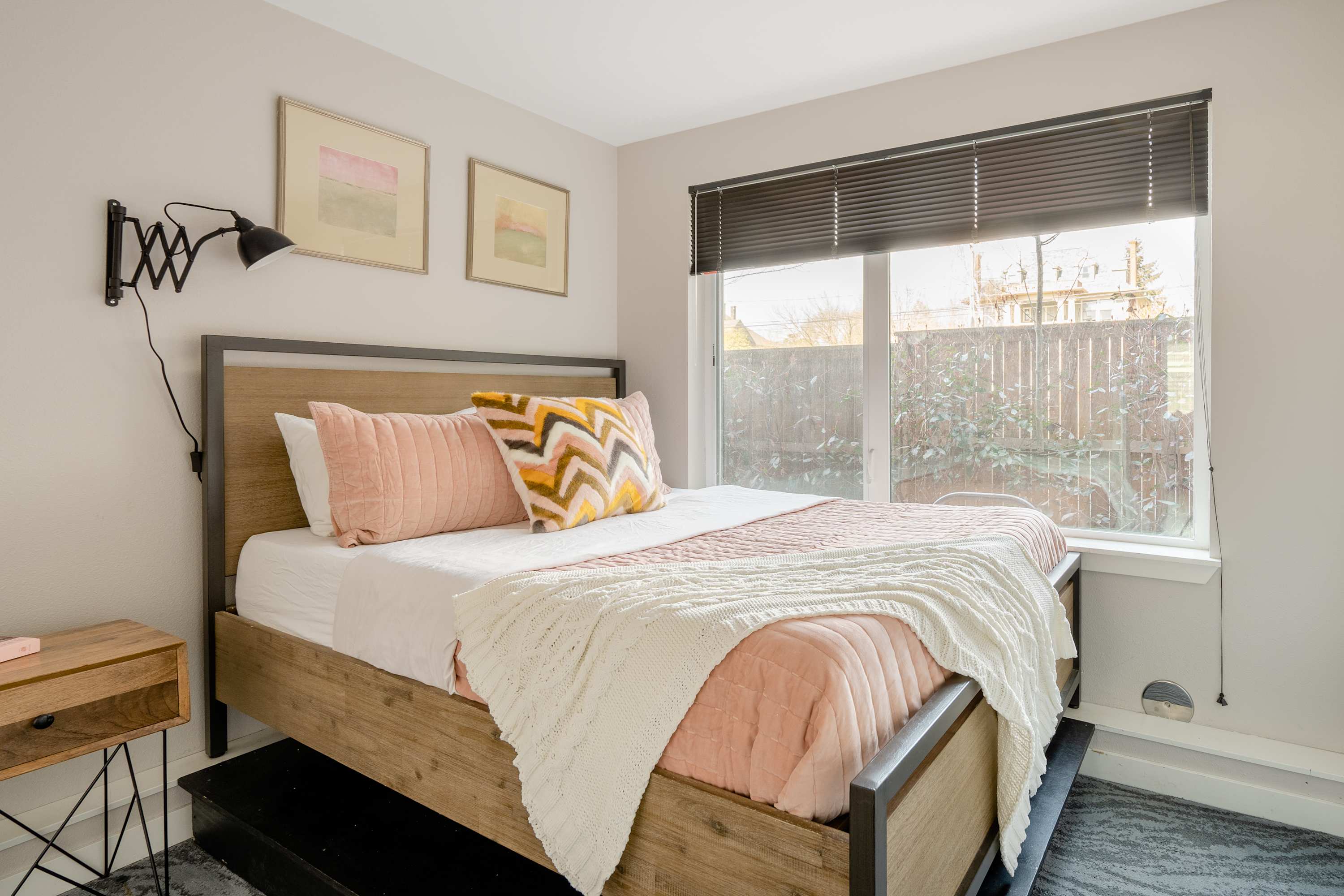 Stay Portland - Hip Area - Dining & Shops Nearby - 2BR - Sleeps 4