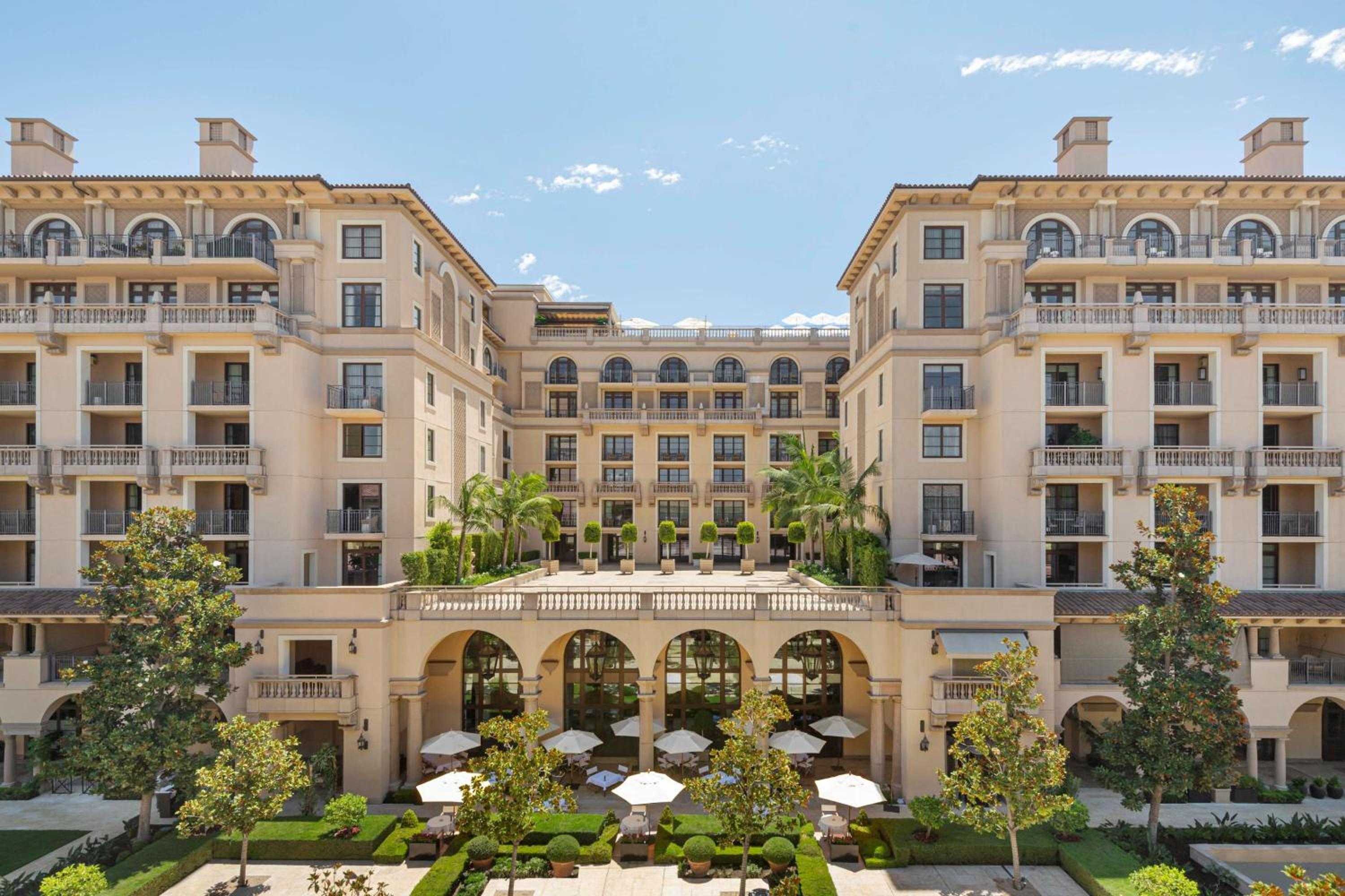 An opulent retreat in the heart of Los Angeles in Los Angeles Area, CA