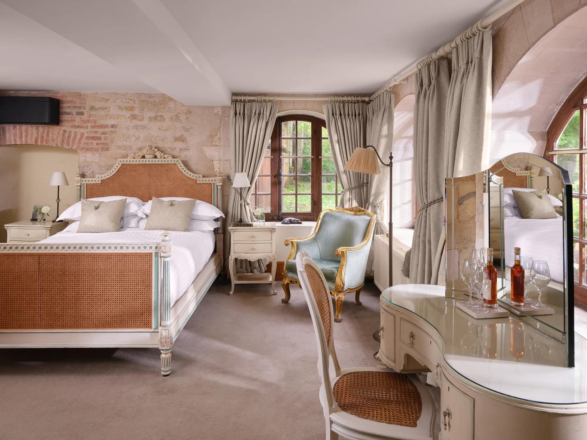 An opulent retreat in La Bussière-sur-Ouche in La Bussière-sur-Ouche, Bourgogne-Franche-Comté