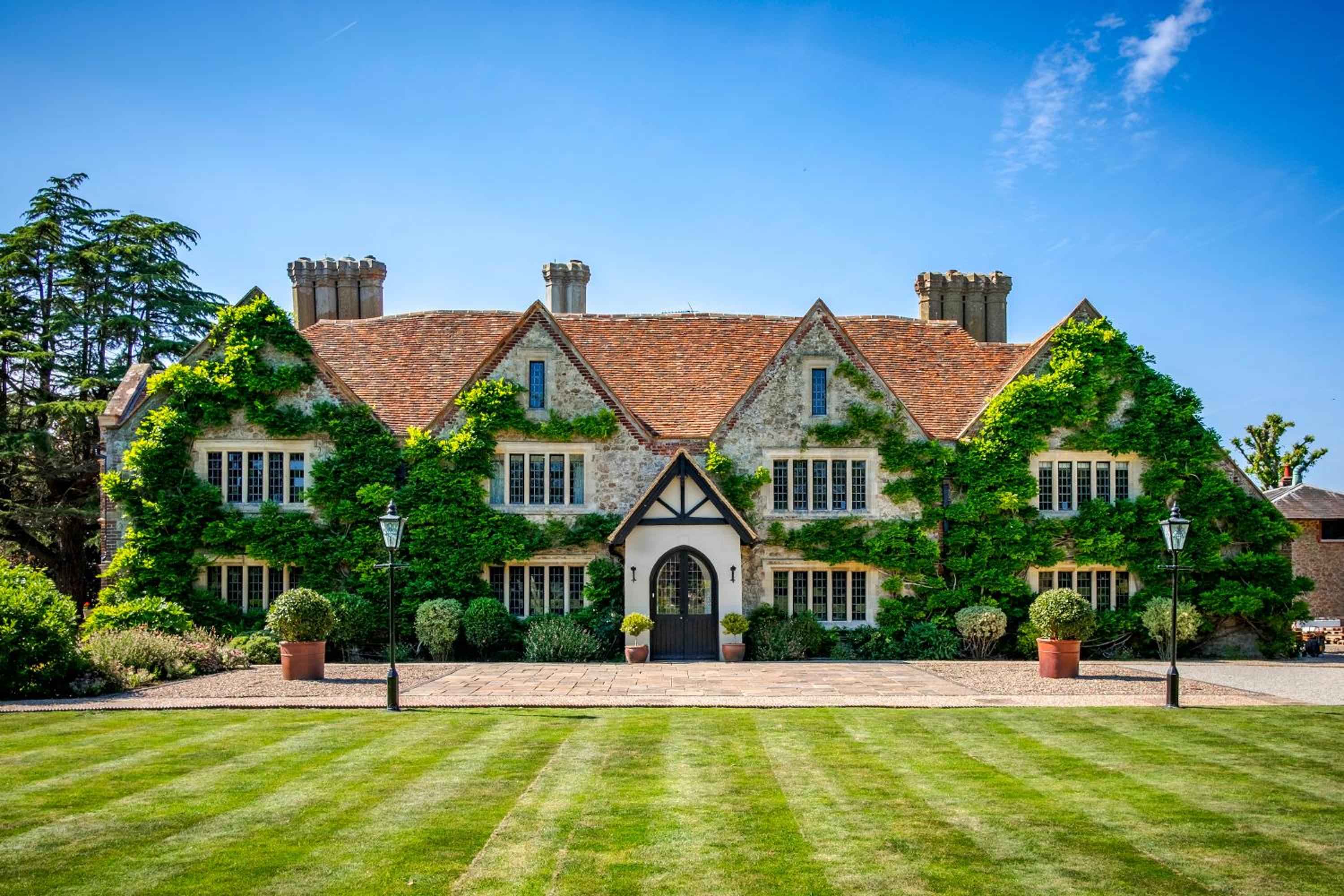 Experience timeless elegance in Willesborough in Willesborough, England