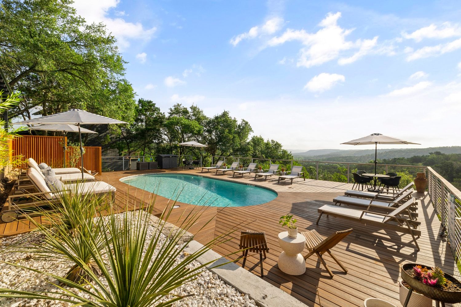 Retreat into the quiet beauty of the Texas Hill Country in Bottwnog, TX
