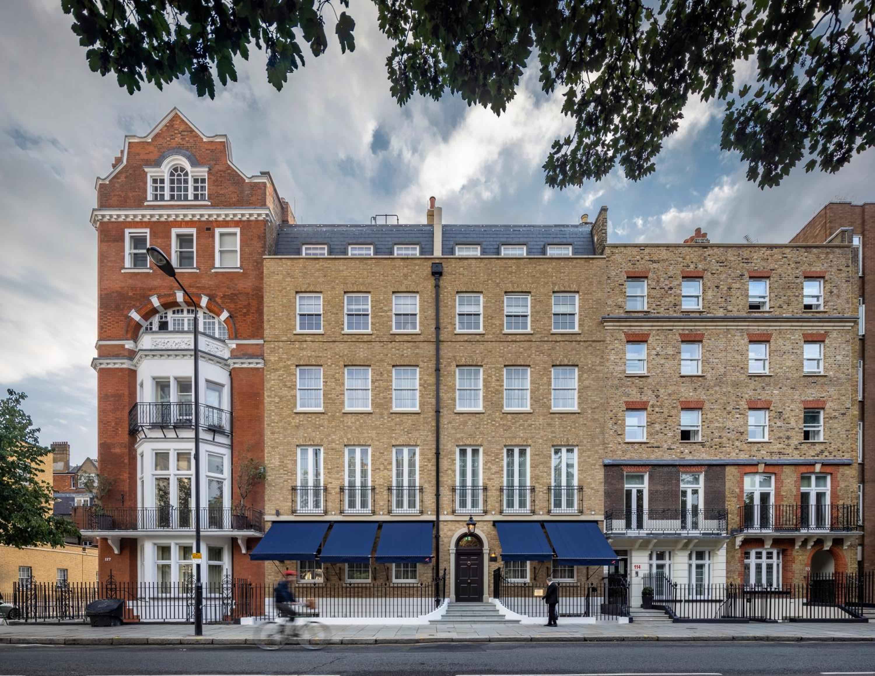 Experience refined luxury at Chelsea’s doorstep in London, London