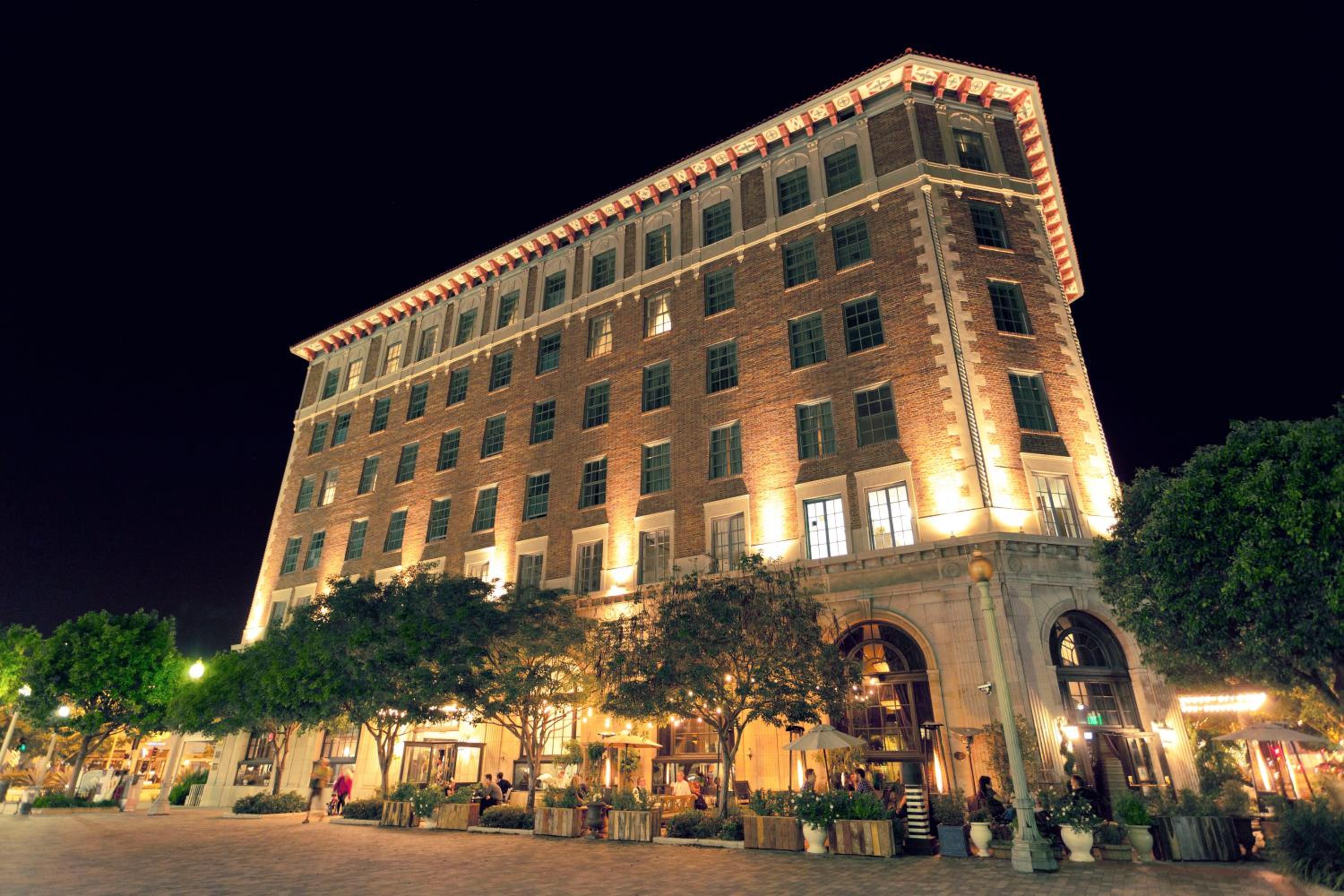 Hollywood's golden age, still checking in at the corner of Washington and Main in Los Angeles, CA