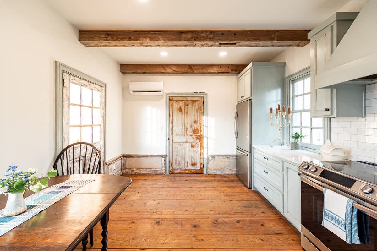 The Hudson Upstairs Suite - The Halbert Inn image 18