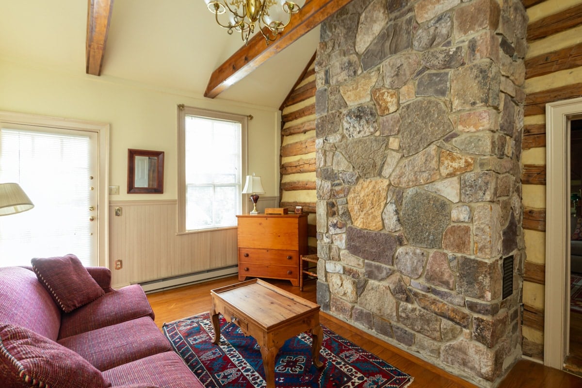 3 min to the Springs | Rustic | Pet Friendly image 11