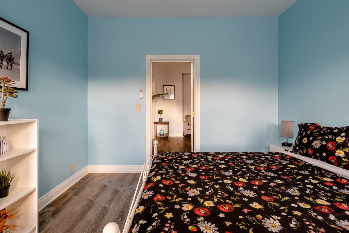 4BR Portland Classic | Steps from Division Fun image 20