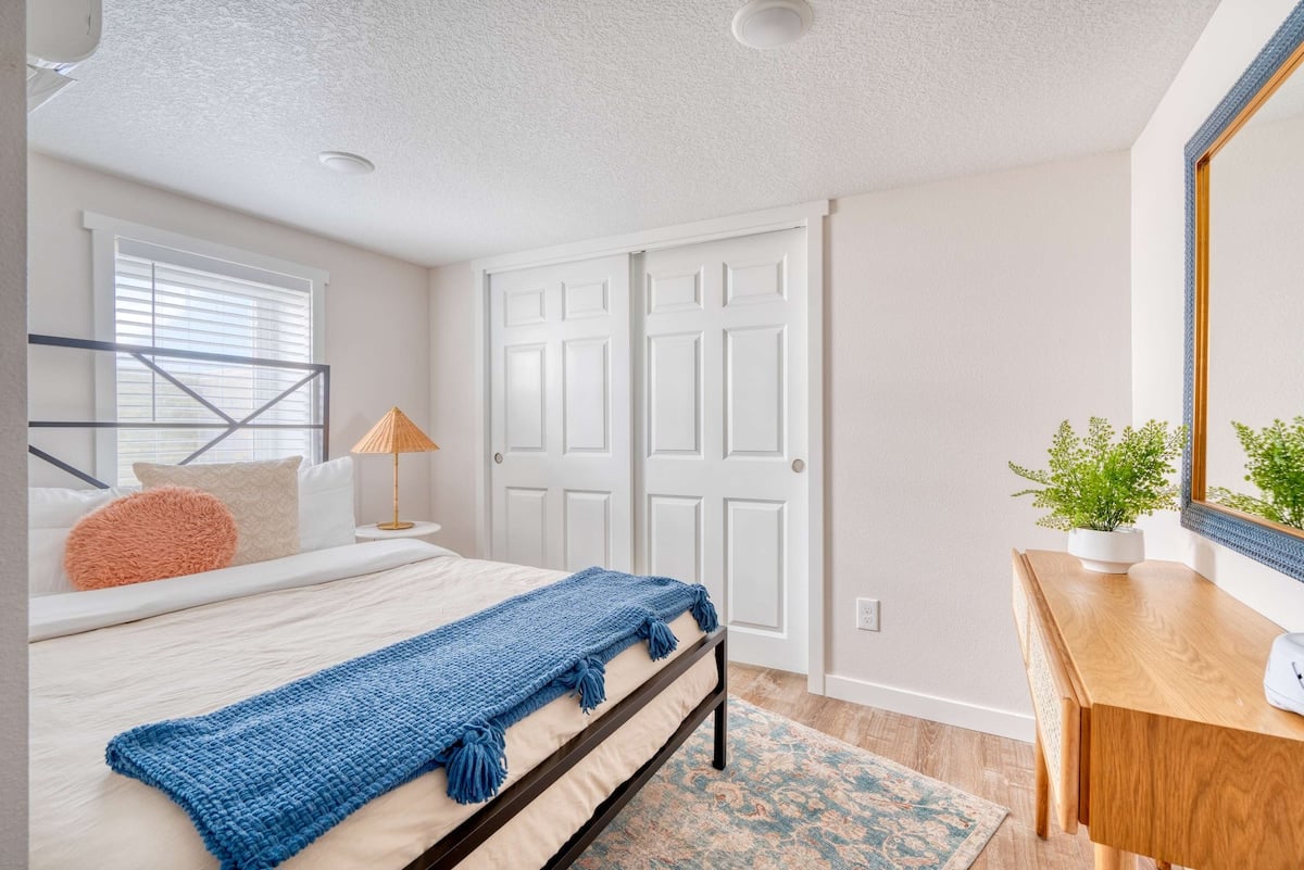 Vibrant Portland Getaway - Chic Flat image 19