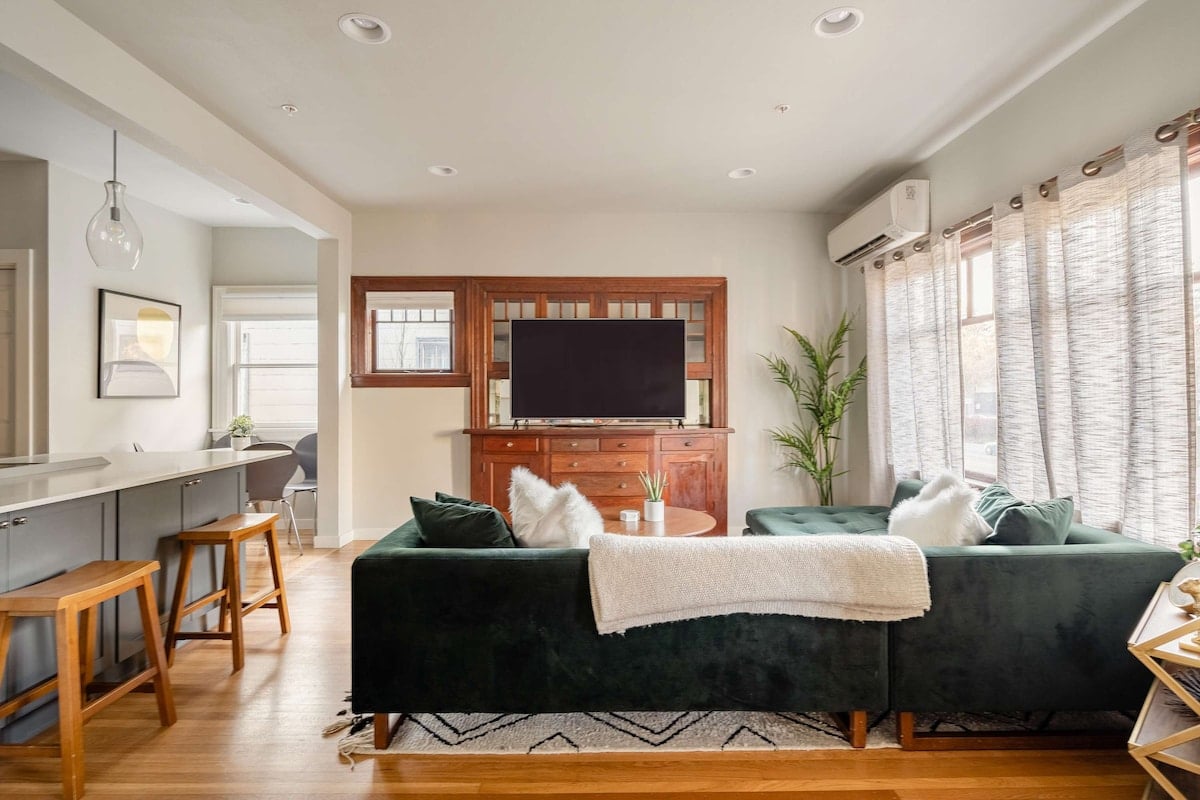 Classic Craftsman Stay - 2BR 2BA -  Portland Charm image 8
