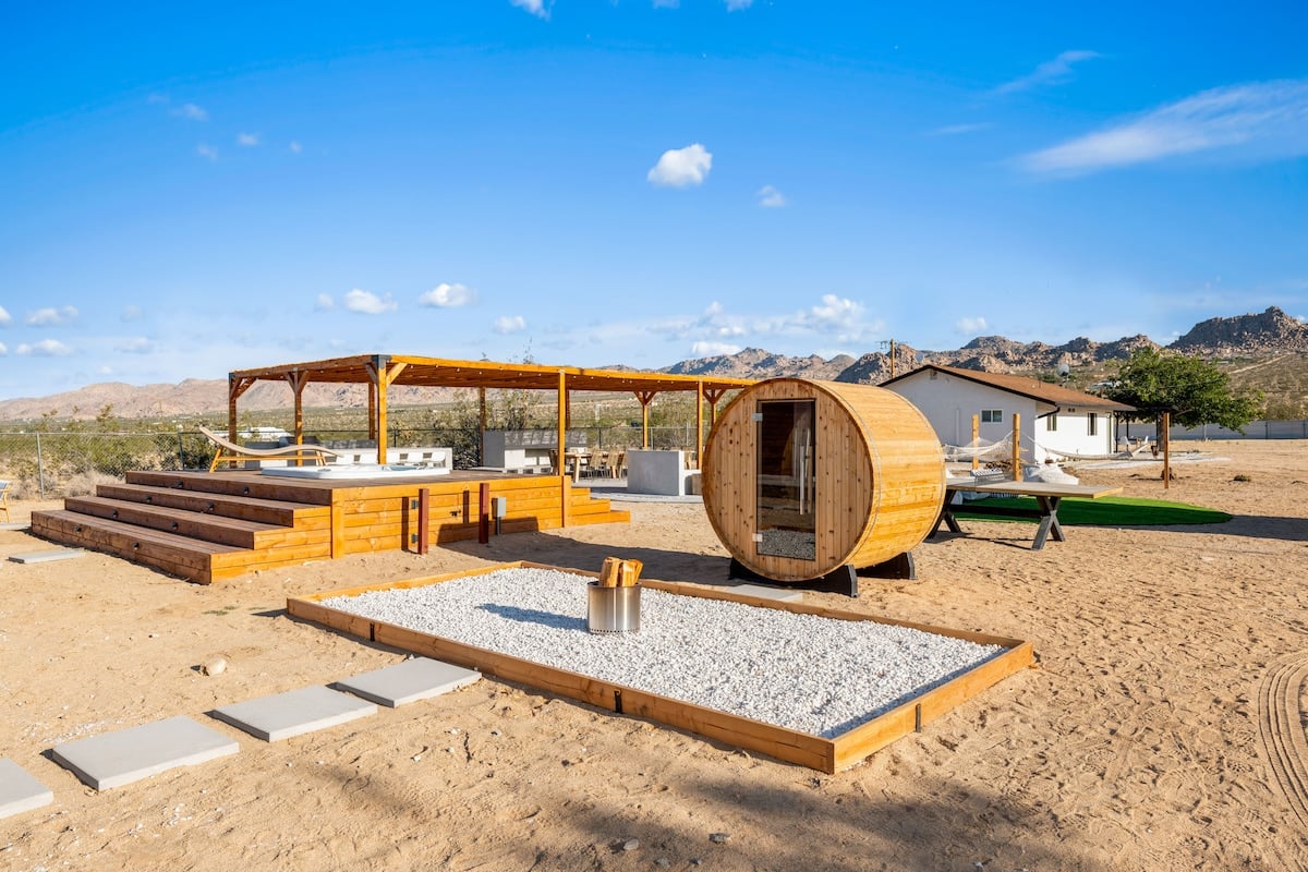 Moonstone: Pool, Spa, Pickle Ball Court & Sauna image 13