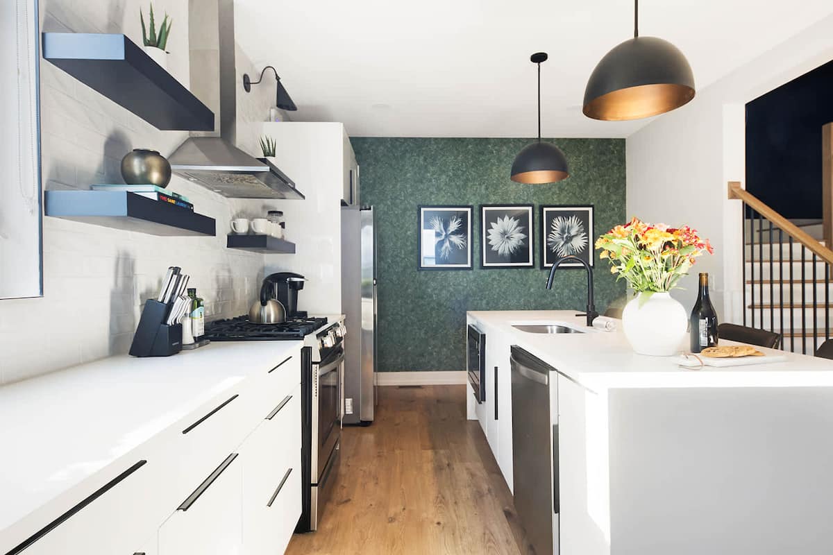 Well-Equipped Kitchen Perfect for Home-Cooked Meals