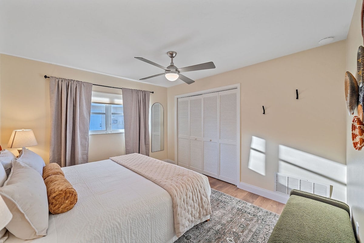 Bedroom 2 - King Bed