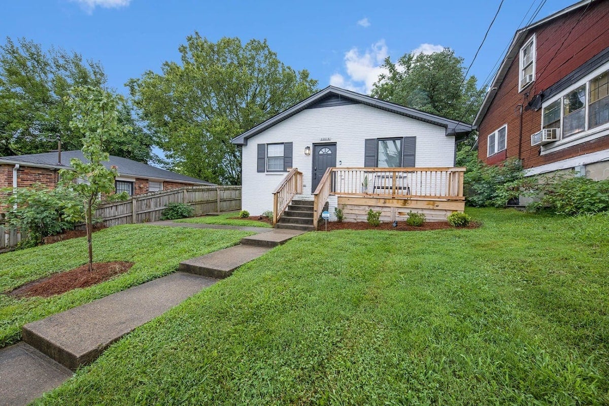 Front Yard / Unit A