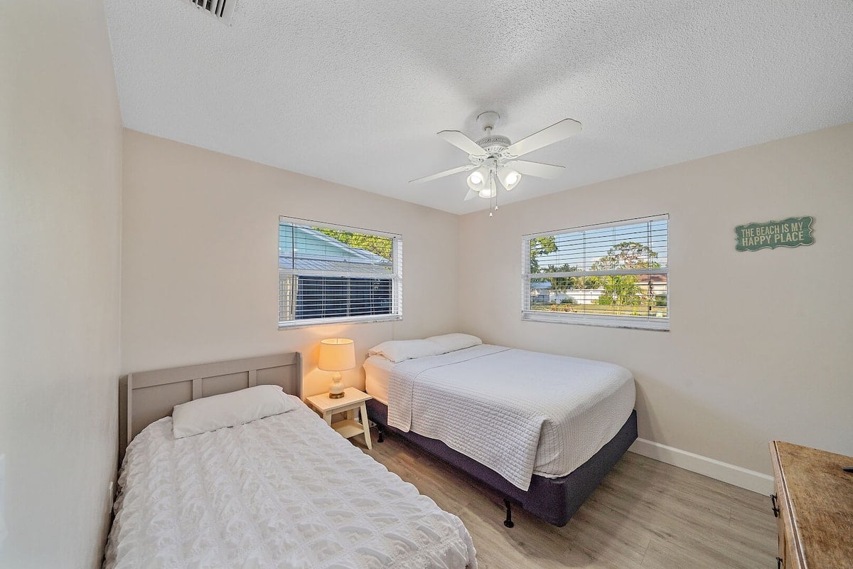 Bedroom 2 - Queen Bed and Full Bed