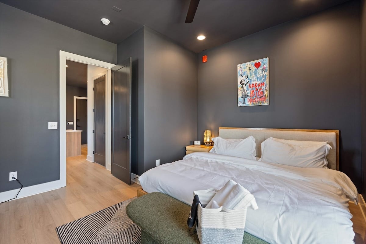 Residence image 3