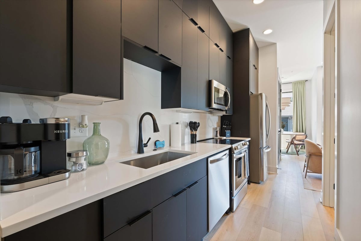 Kay’s Nest – Design-Forward Stay Near Dining image 7