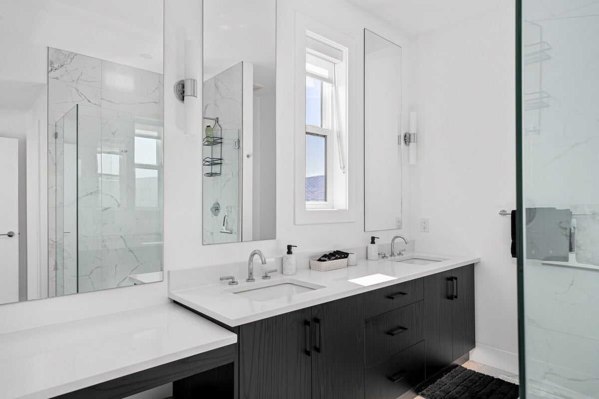 25-196 - 2100 Campbell Pl-25