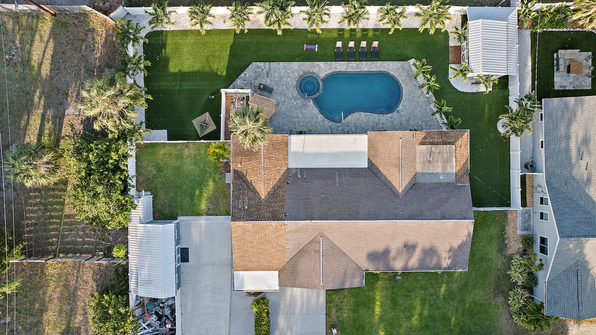 A private Las Vegas villa where the backyard never ends in Sarasota, FL